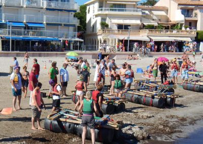 Activités radeaux à la plage team building mer