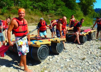 Activités radeaux à la mer team building mer